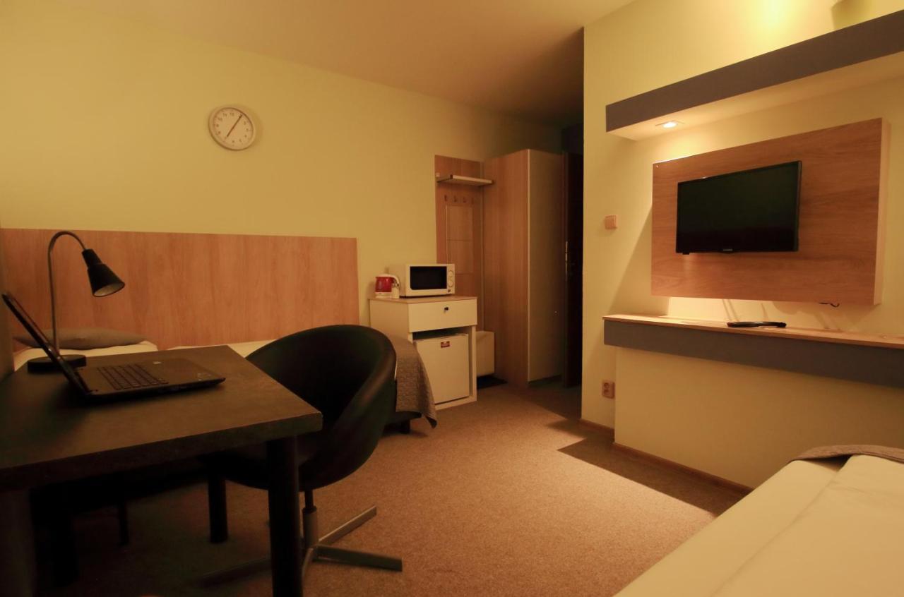 U Admirala Hotel Kladno Buitenkant foto