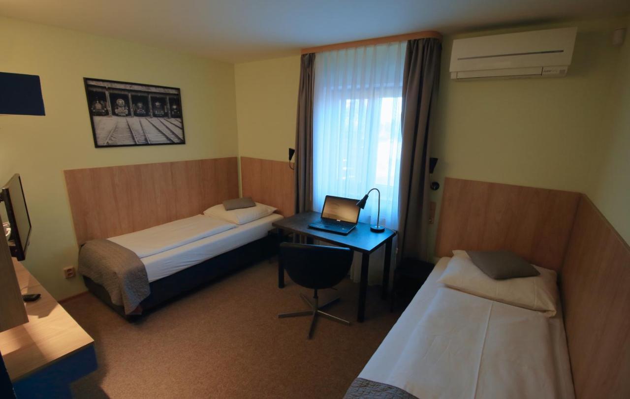 U Admirala Hotel Kladno Buitenkant foto