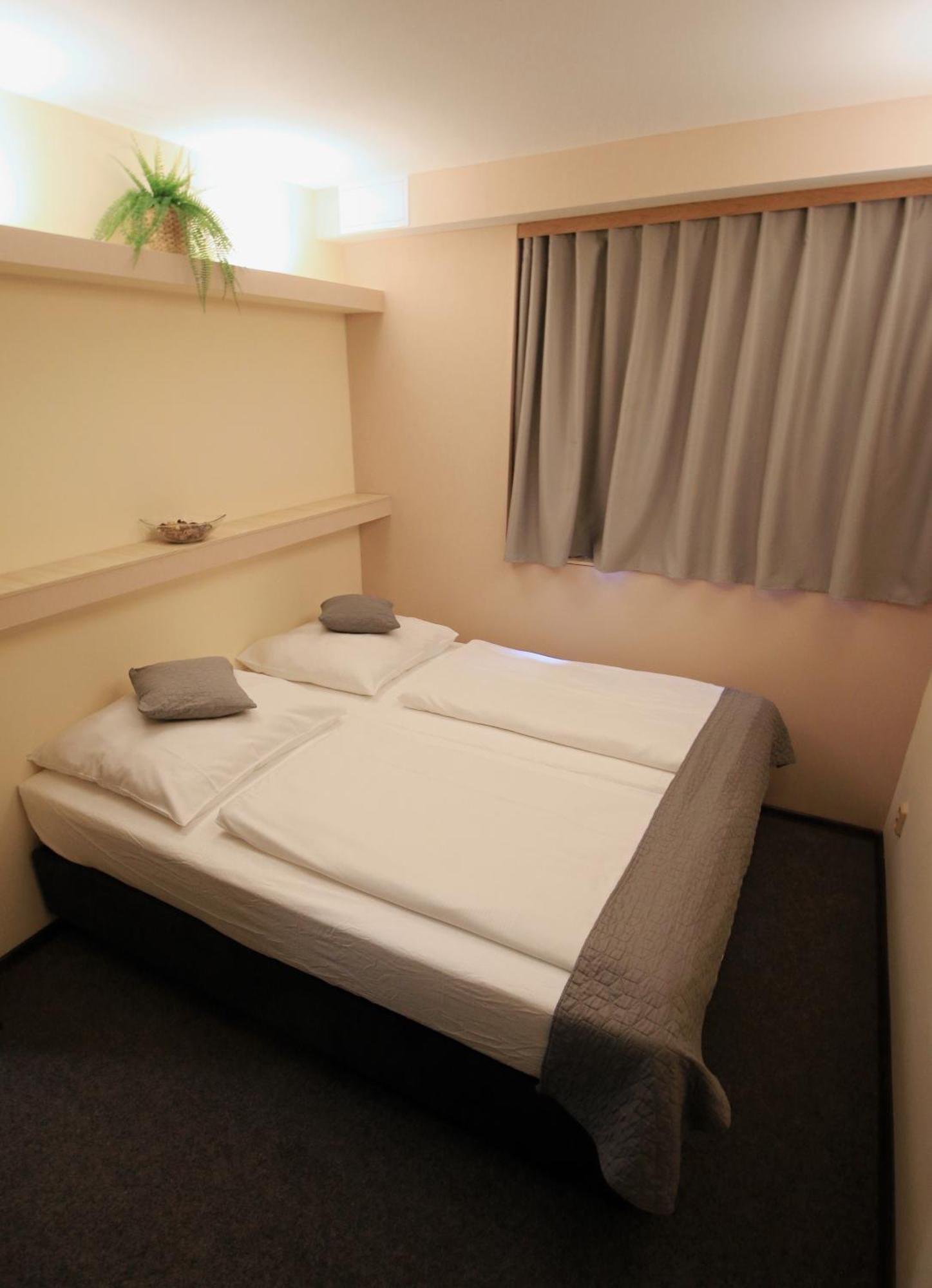 U Admirala Hotel Kladno Buitenkant foto