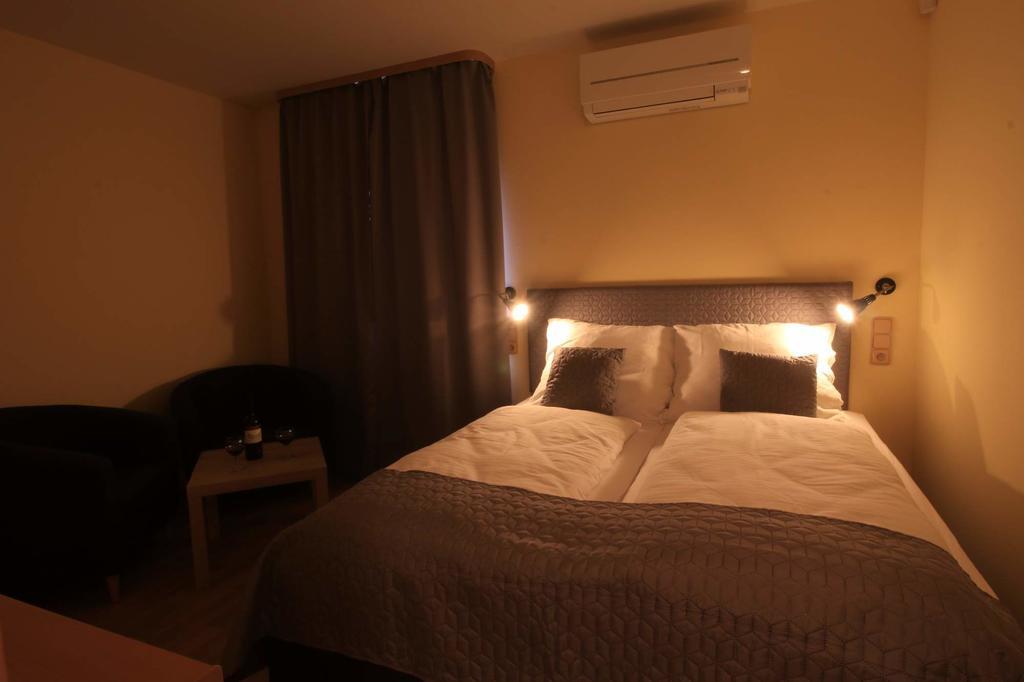 U Admirala Hotel Kladno Buitenkant foto