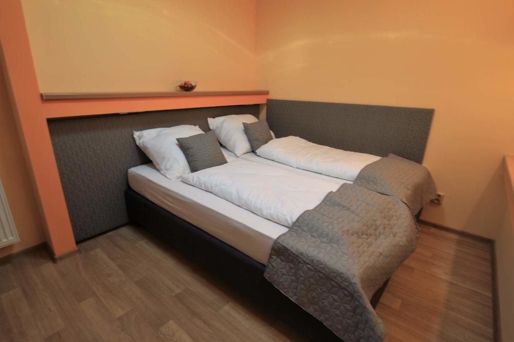 U Admirala Hotel Kladno Buitenkant foto